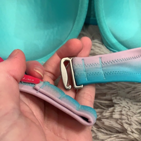 Victoria’s Secret bandeau bikini top - Picture 8 of 9